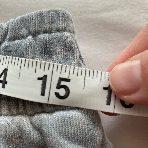 urban outfitters Boy Shorts Women’s Sz M Pull On Gray Fleece Pockets‎ 8” Inseam - Picture 5 of 8
